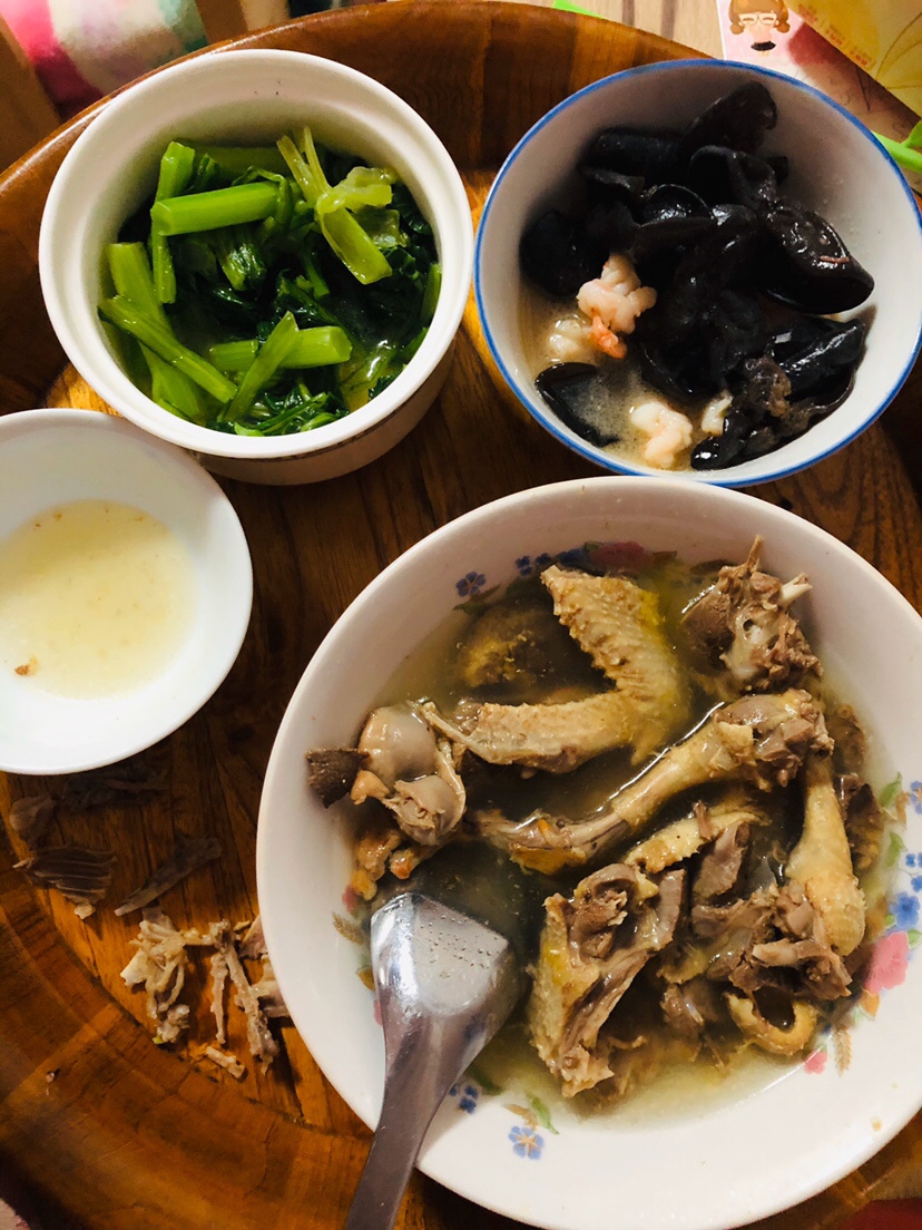 虾仁木耳 鸽子汤 菜心