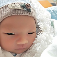 幺儿出生到现在14天，我感觉我的母乳不够，基本上都是吃奶粉。尝试各种发奶的汤，都没用。怎么办？导致...