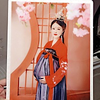 宝宝出生后，才领到相册，这是孕八个多月去拍的孕妇照