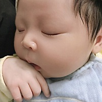 有没有坐完月子出来腰还是很痛的？ 我20多天一侧腰还是酸痛酸痛的，是不是不正常……中途有天用湿巾擦桌...