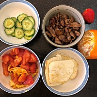最近中午老是一个人吃饭，过程上想偷懒，但品类上别偷懒哦。我还经常换油：橄榄油、山茶油、亚麻籽油，...