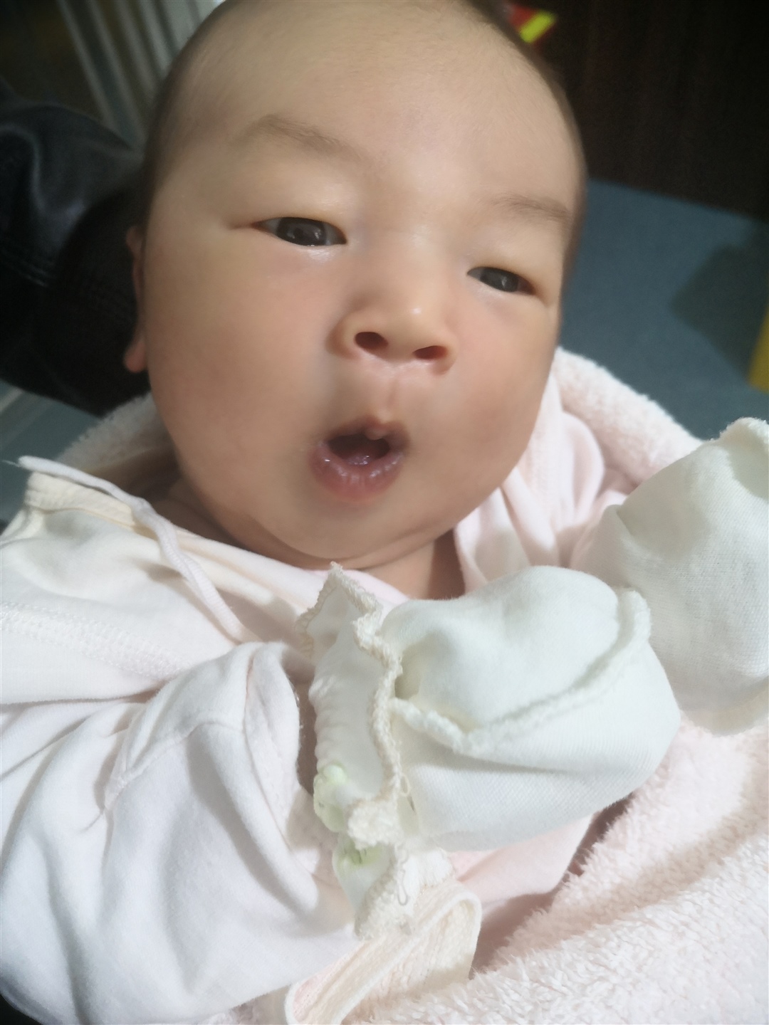 当时去医院探望宝宝时拍的，宝宝住院的那几天，我特别想他。