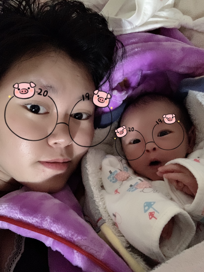 慢慢的就有了当妈的意识，刚出来那会简直不敢相信我生了个孩子😂