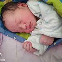 孕期肚子尖，不显怀，孕吐严重，前期喜辣，后期喜甜喜肉，见都说是男孩，成功翻盘佩奇，老大乔治，儿女双全