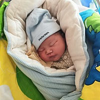 今天早上剖腹产9点18喜提7斤多佩琪，都说我肚子小尖是男孩成功翻盘😚😚😚
