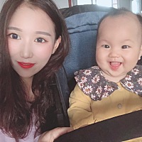 我女儿快满周岁了，我姐说我老公那边的亲戚给你的红包应该给我拿着，我妈说我婆婆拿着也是应该的，你们...