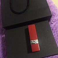图一是情人节的礼物，迪奥红管999色号[爱心] 图二是今年先生给准备的惊喜，圣诞节的礼物，迪奥黑管999色...