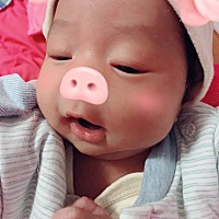 现在26天了总是感觉吃不饱，也不知道那个环节不对，母乳不够奶粉来凑，奶粉一顿100毫升加母乳（不知道吃...