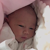 我家二千金，因为羊水少38周不到就紧急剖腹产，没能如愿儿女双全，但是确是全家的宝，看到我的宝贝平安...