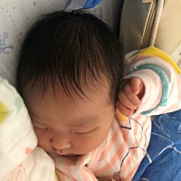 二胎佩琦，38周 3本来看好了剖的日子，还有五天，结果见红 宫缩了～哥哥八岁，凑成一个好字啦！ 两胎怀...