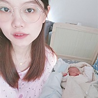 蜜月旅游期间怀上我的小棉袄，那时体重96斤，生宝宝前体重122斤，卸货二十天体重101斤，自认为恢复的挺...