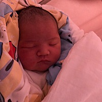 悠宝出生🐣记录 整晚上厕所，0:50，2:50，4:20，6:20起来了四次。 清晨见红，鲜红色。哈哈，宝宝终于...