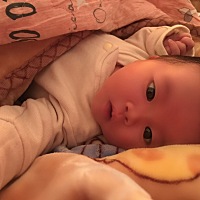 溢奶，饿的也快，不知道怎么办，老打嗝？