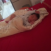 比预产期提前了十五天，约了闺蜜一起过圣诞节没想到去医院生了个孩子，哈哈哈进产房20分钟超快，无撕裂...