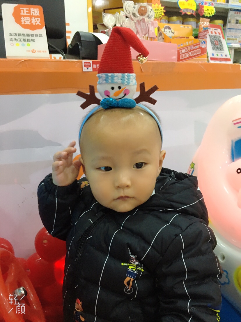 以目前经济能力养两个孩子会很吃力，大半宝还没断奶正需要妈妈，本来打算等自己经济能力好的时候才要，结果意外咯