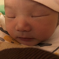 31号顺产7斤男宝宝一枚，30号早上见红，31号5点多就生了，下午4点开一指，办理住院手续时医生都不大想接...
