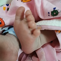 本来厌奶刚刚稍微好了一点点，今天怎么吃下去又是怎么吐出来的，真怕又回到前几天喂不下的状态，我这老...