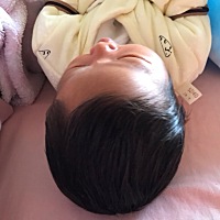 从出生就有一头浓密的黑发了 看看我的发型帅不帅