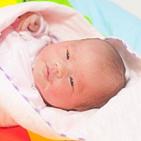 宝贝出生第三天了，没有像别人说的翻牌。此生有你足以👪👪👪