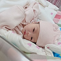 接超快顺产 1月5日 11时15分 无侧切 宫颈口轻微撕裂缝合三针 4.7kg （不侧切真的可以自己下手术台 自己...