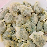 中午吃了这么一大盘饺子，怀孕前面食是一点都不能沾的，一吃就血糖飙升，吃完两小时后血糖值今天测了5.9...