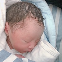 距离预产期还有19天 宝宝就提前出来见面了 顺产撕裂 过程不愿回忆