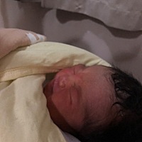 38 4晚上肚子痛去医院宫口开两指后两天宫口一直不开第三天胎心监测不稳定立即拉去剖腹产，小宝出生第二...