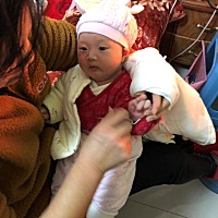 11月12日正好40周那天下午15点08分产下一女，5.9斤，49厘米。现在12斤，58厘米了。