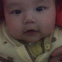 好久没上来看看了，愿我的宝贝健康成长，赶上姐姐的腿步