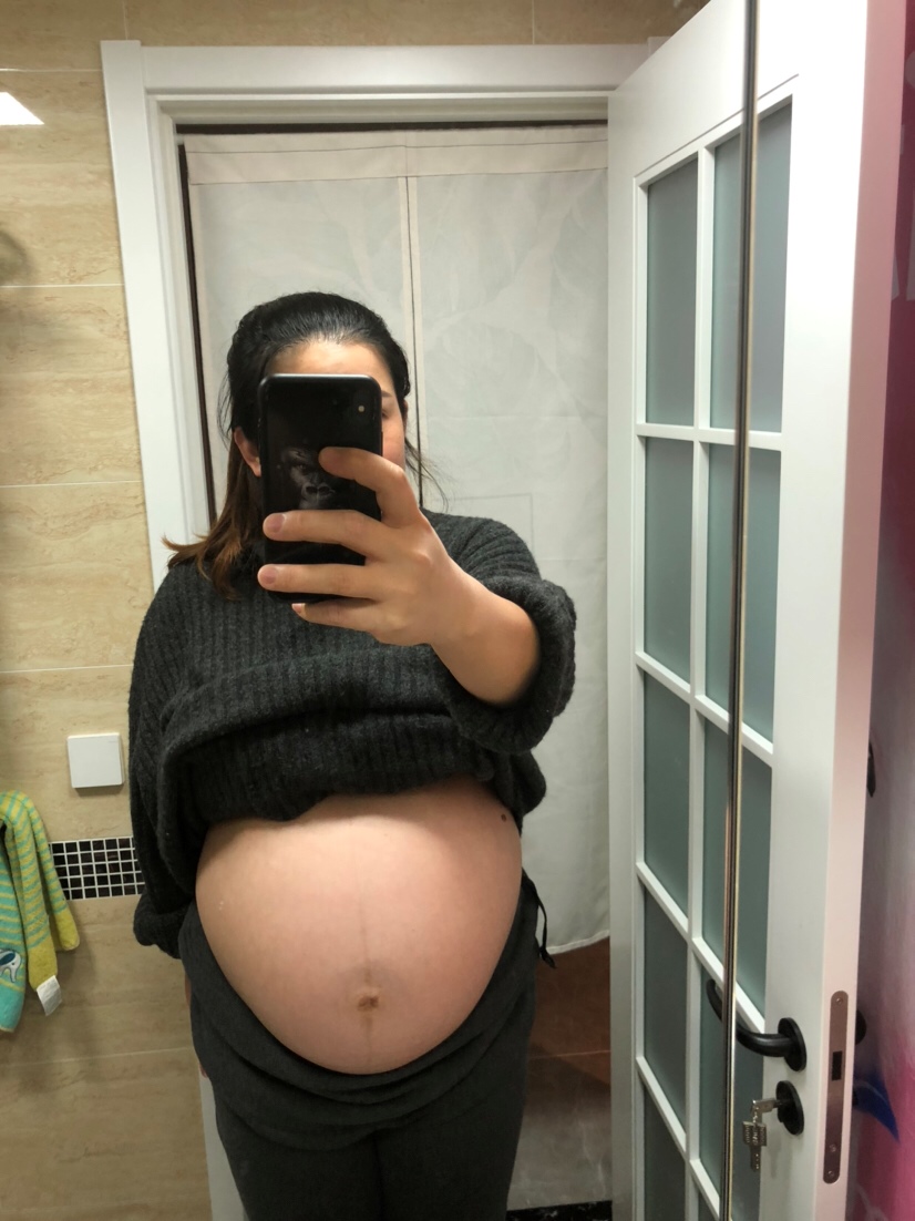 生女宝的肚子，😄，催生贴真好使，第二天就发动了