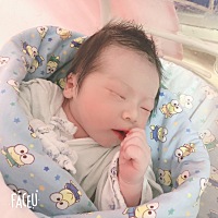 预产期超了4天 1.10号上午还去产检 开了住院单 本来打算星期二住院的 下午开始有宫缩肚子发硬  五六点开...