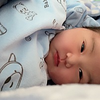 虽然没有儿女双全，但看到你出生的那一刻感觉两个女儿也挺好的……要接女宝的快来😋😋😛😛