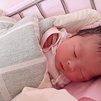 1.12晚上出生的，当天上午发现见红，中午去医院查空口开了1指，医生让回家等阵痛或破水再来办住院，晚上...