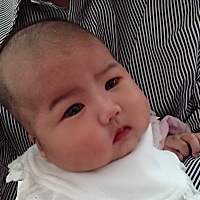 我们家宝是前30天纯母乳后来就开始混合了，现在43天11斤4两，是不是有点胖