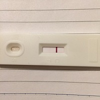 12月24号大姨妈、1月8日排卵日、今天排卵后第7天测了我自己看感觉意念灰，我老公说没看出来大家帮忙看看