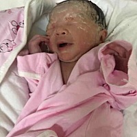 还不到36周就出来了 体重4斤半 现在孩子还在儿科观察 此时此刻特别想念你呢我的宝贝 希望你能平平安安健...