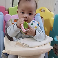 明天就六个月了，宝儿可以坐一回了