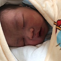 点解不像妈妈呢？ 手一出来就甘长指甲