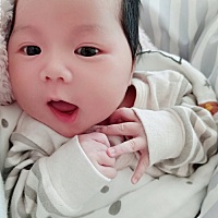 天使宝宝满月了，带娃路艰辛，但老母亲依旧爱你哟，愿你平平安安长大，只吃糖不吃苦 ps：（附上十天的照...