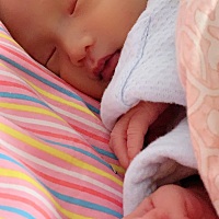 各位宝妈，宝宝一直不拉💩，有什么妙招吗？吃了益生菌也没用，不知道该怎么办了😢