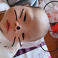 总是吐奶，还从鼻子里出来，你想吓死老娘吗，你姐姐就是这样被呛的住院了，我好担心你，都不知道该怎么...