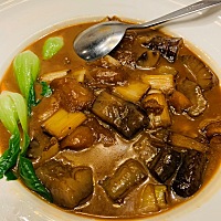 今天月子后第一次出来吃，大餐走起，公婆说我怀孕时血糖高，做月子又这不能吃那不能吃，今天让我多吃点...