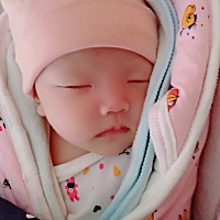 熙熙今天28天了。希望我家熙熙在新的一年里能健康快乐的成长！很开心今年过新年有熙熙陪着😊😊😊...