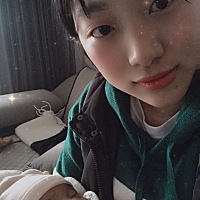 我和彭一帆给大家拜年了，新年快乐，祝新的一年宝宝身体健康，我事业顺利