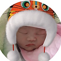 早上六点破水，水样带血，无宫缩疼痛感，胎膜破打了催产素整个产程三小时，宫缩真的不是一般的疼，血小...