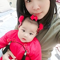 五个半月的宝宝体重才12斤左右，出生时6.2斤，纯母乳喂养，一天拉两三次，从出生一直这样，不吃奶粉，宝...