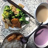 老公做的月子餐，婆婆公公照顾的也非常好，唯一不开心的就是乳头皲裂，这种疼痛不次于开骨缝，现在看着...