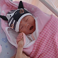 1.25预产期，无任何发动迹象。1.27产检医生建议住院待产，下午入院打了3小时催产针无反应，回病房睡了一...