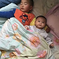 从来没让我担心过的孩子 每次说不让动什么什么就不会再去做我不让他做的事情 自从有了弟弟更是变了一个...