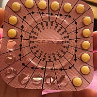 刨妇产 不想母乳 医生开的回奶药 维生素B6和补佳乐 还有大麦茶 我想问一下不吃补佳乐可以吗？维生素B6和...